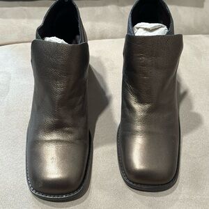 Nine West short bronze/gold tone boots